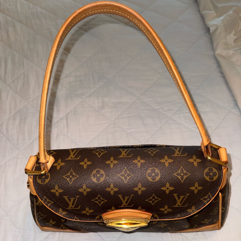LOUIS VUITTON
Monogram Beverly MM - Picture 12 of 13
